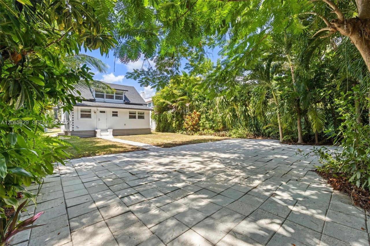 7121 SW 63rd Ave, South Miami, FL 33143 Photo