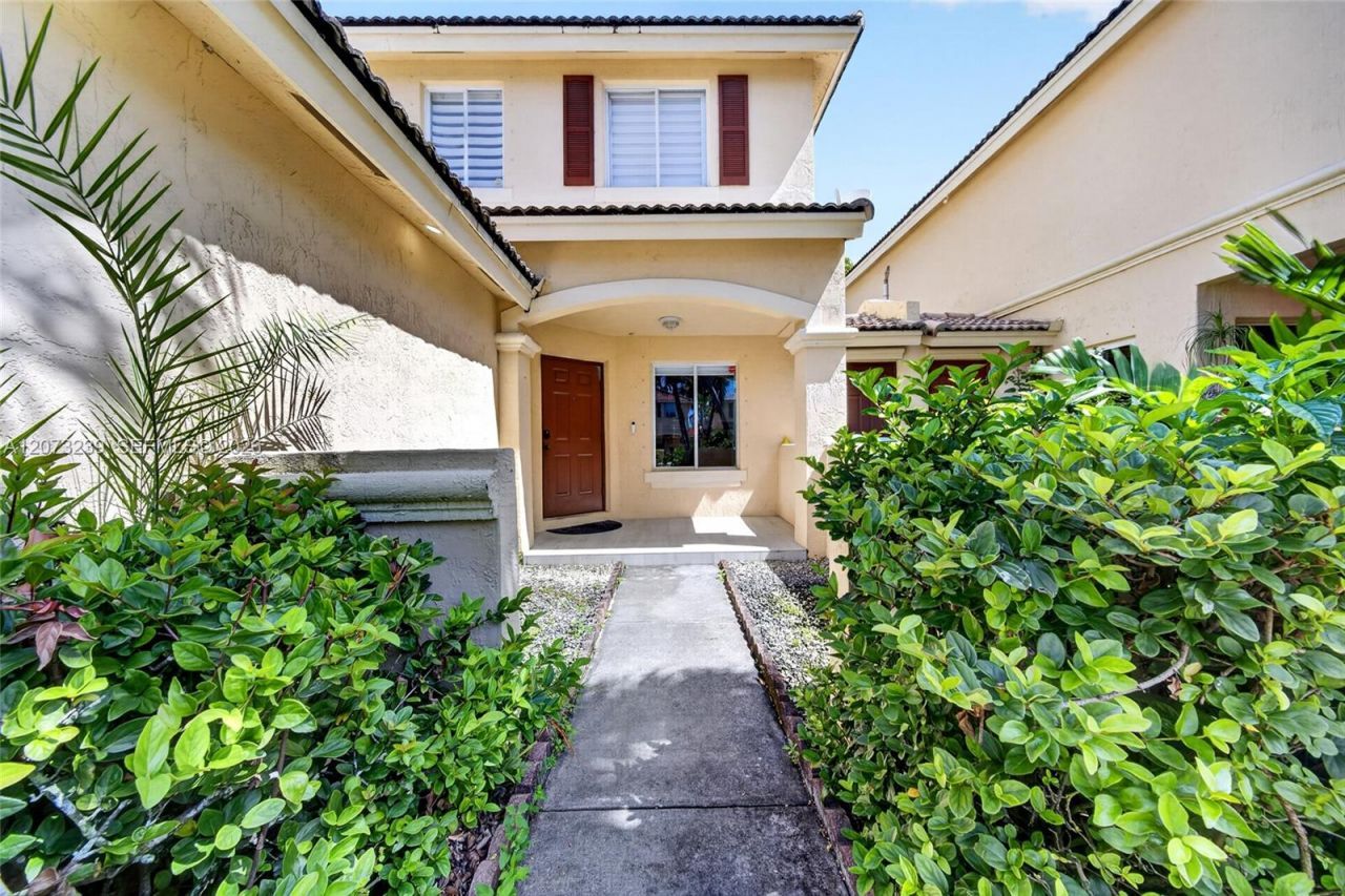 16407 SW 73rd Ter, Miami, FL 33193 Photo