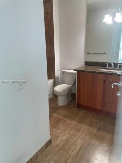 300 S Biscayne Blvd , Unit T-2303, Miami, FL 33131 Photo