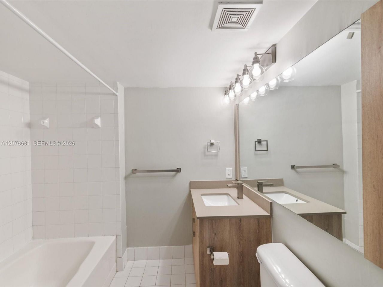 155 NW 96th Ter , Unit 2-303, Pembroke Pines, FL 33024 Photo