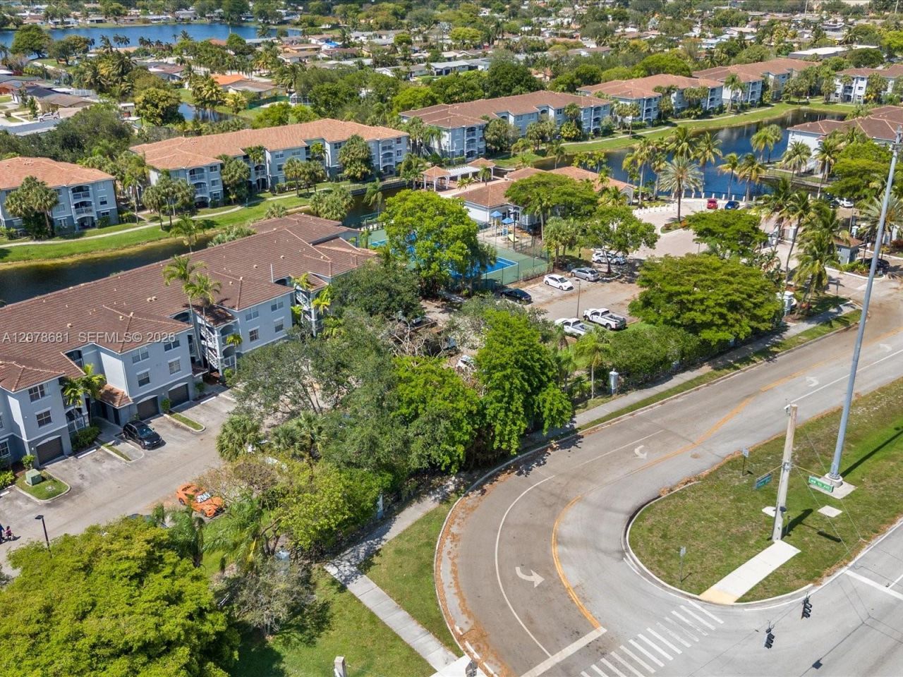 155 NW 96th Ter , Unit 2-303, Pembroke Pines, FL 33024 Photo