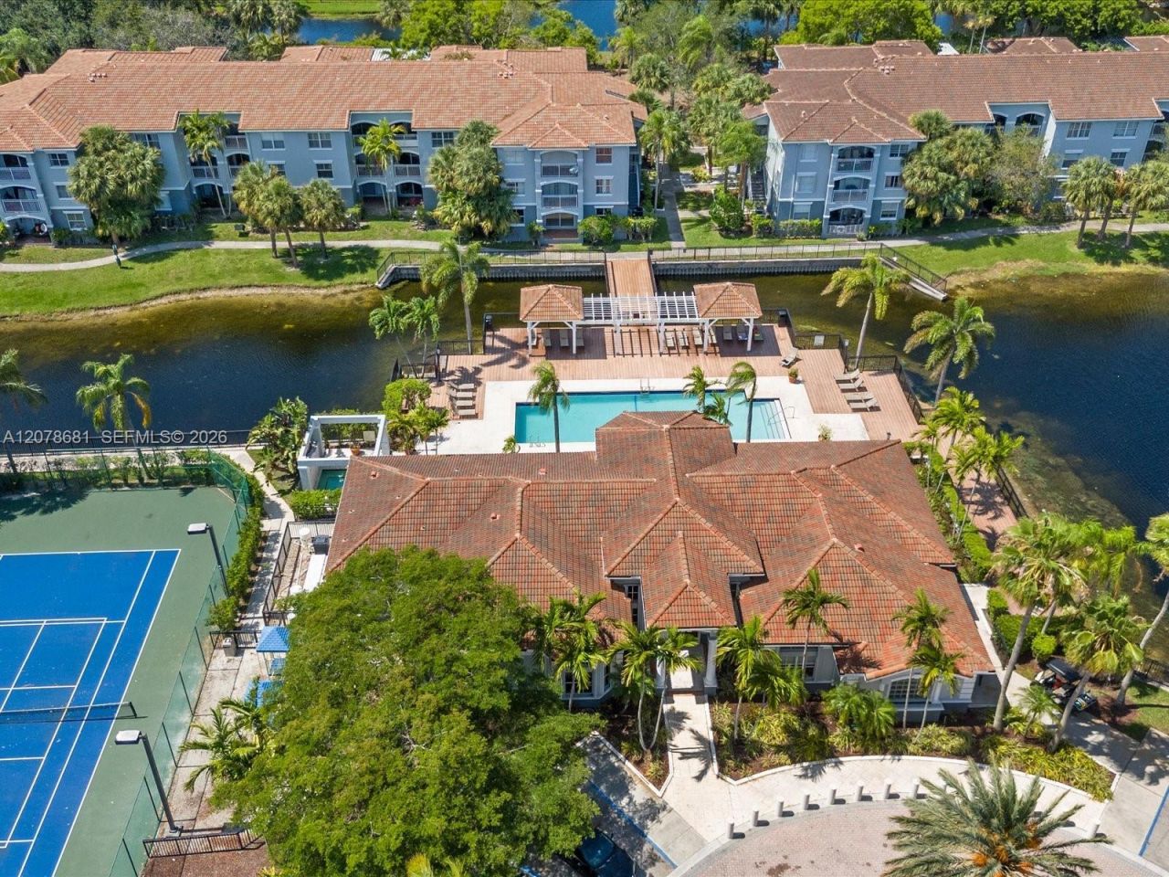 155 NW 96th Ter , Unit 2-303, Pembroke Pines, FL 33024 Photo
