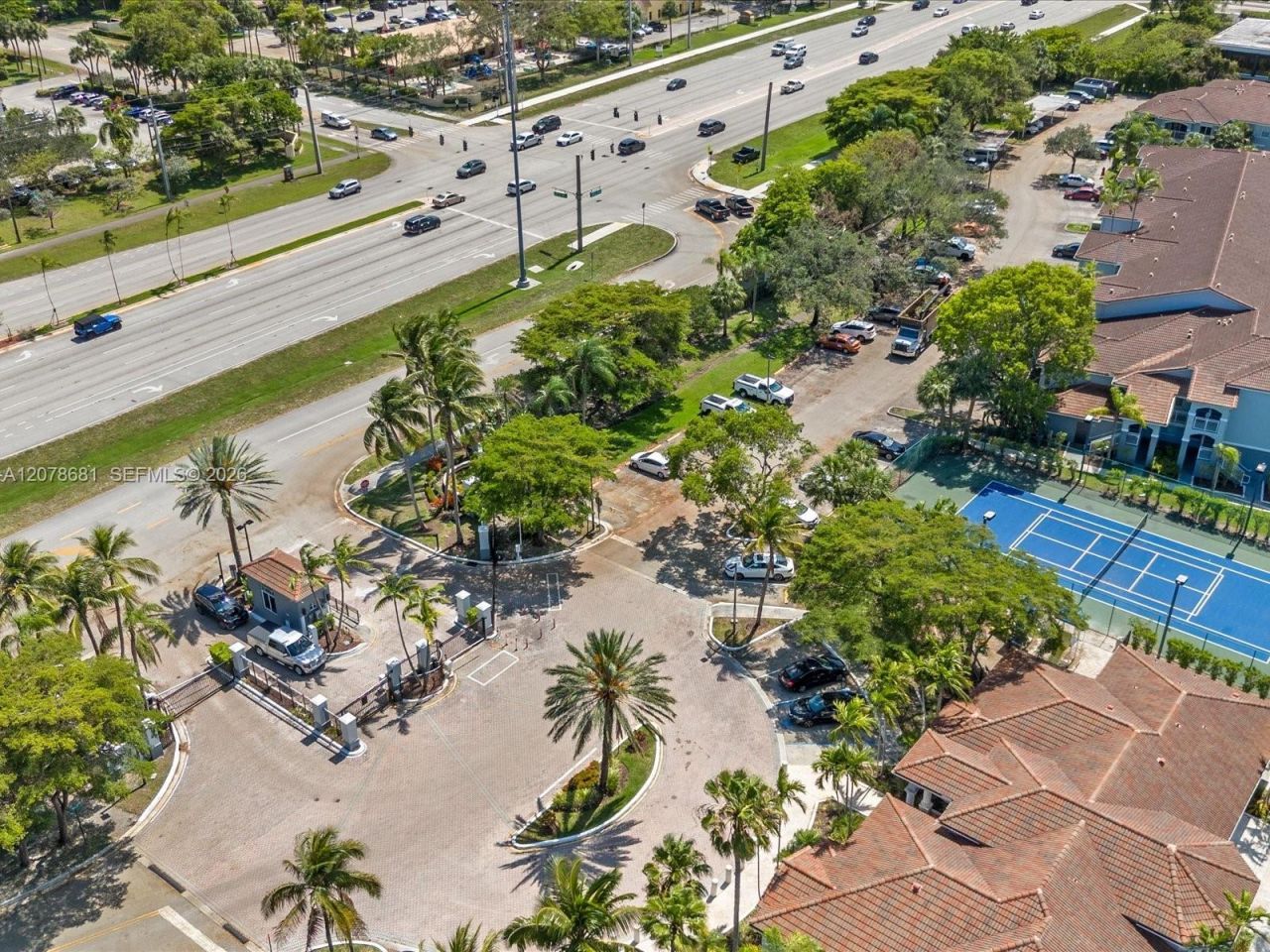 155 NW 96th Ter , Unit 2-303, Pembroke Pines, FL 33024 Photo