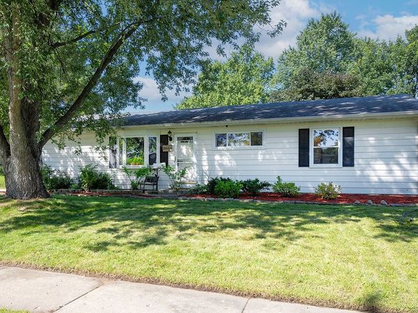 18660 W Highfield Drive , Gurnee, IL 60031