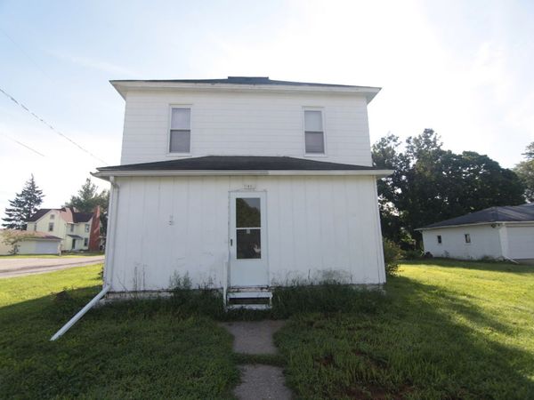 1802 13th Street , Viola, IL 61486