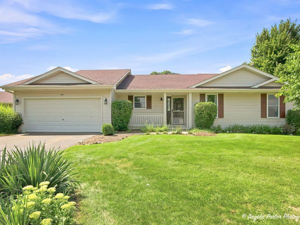 419 Wimbleton Trail , McHenry, IL 60050