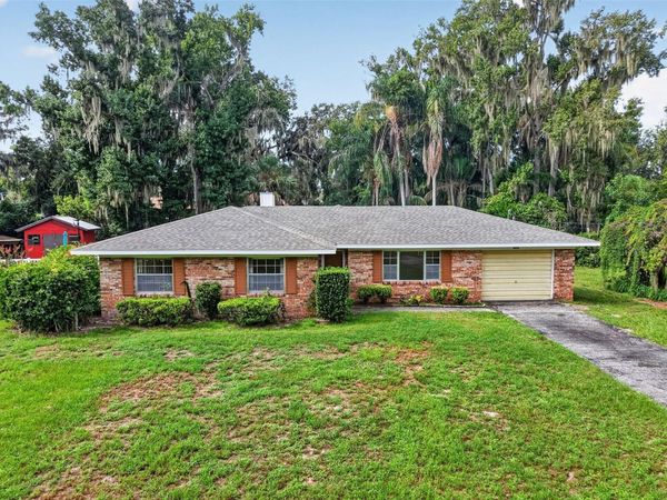 8050 SPRING DRIVE , YALAHA, FL 34797