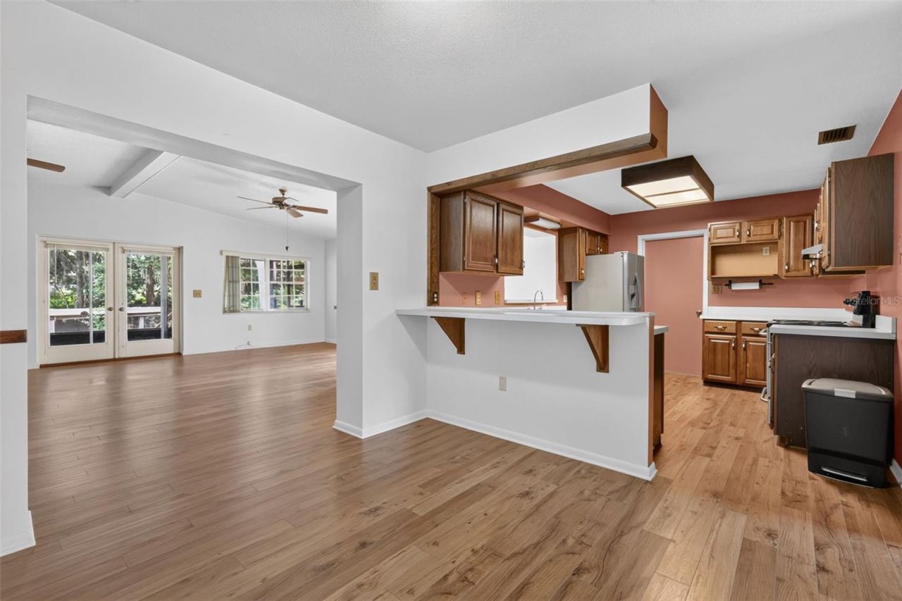 8050 Spring Drive , Yalaha, FL 34797 Photo