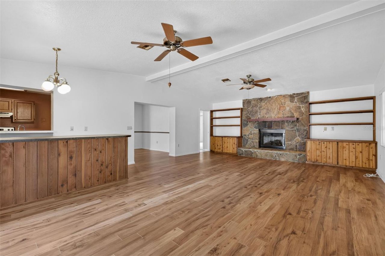 8050 Spring Drive , Yalaha, FL 34797 Photo