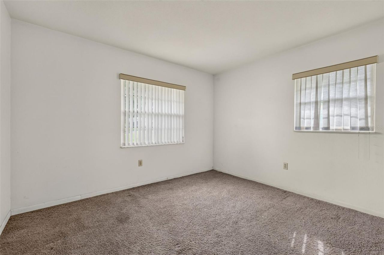 8050 Spring Drive , Yalaha, FL 34797 Photo