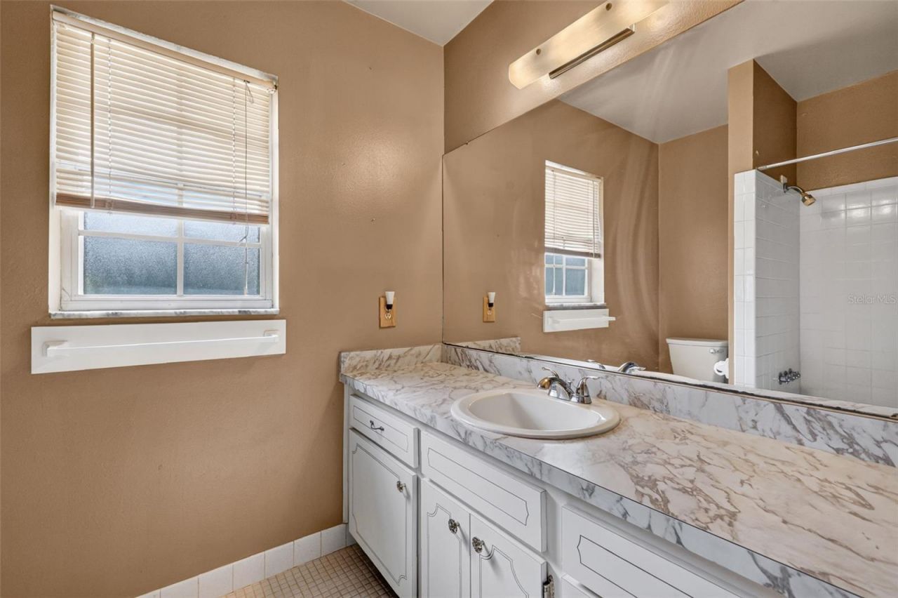 8050 Spring Drive , Yalaha, FL 34797 Photo