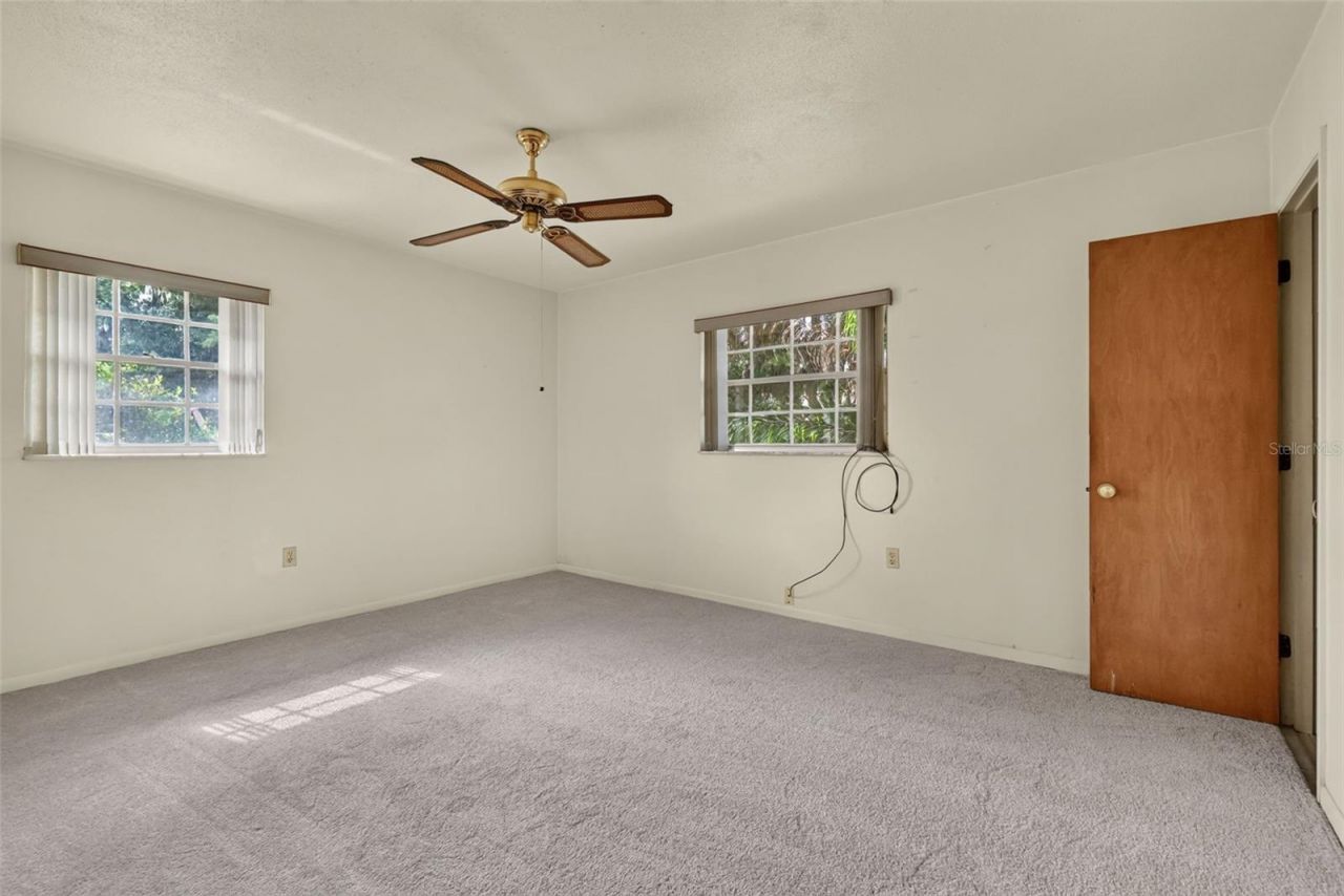 8050 Spring Drive , Yalaha, FL 34797 Photo