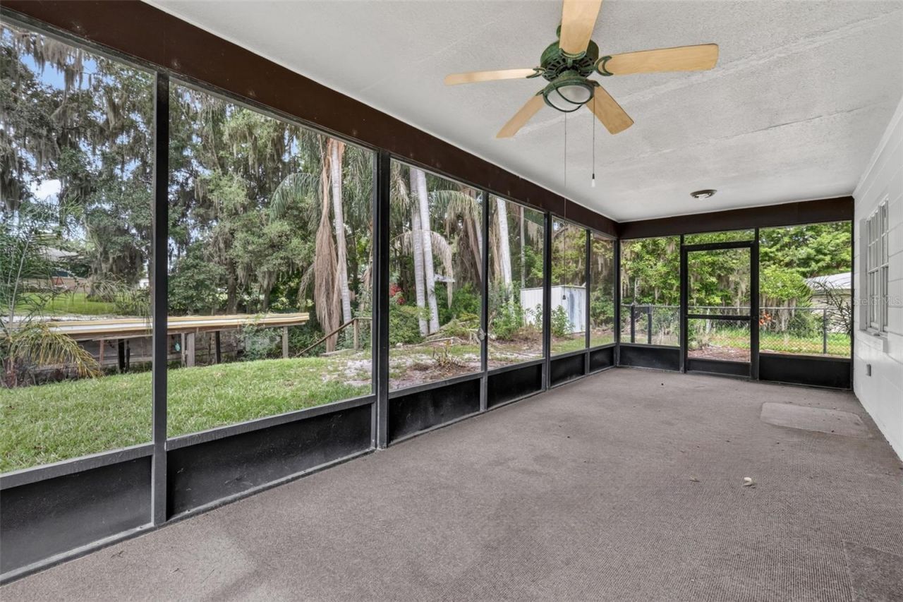 8050 Spring Drive , Yalaha, FL 34797 Photo