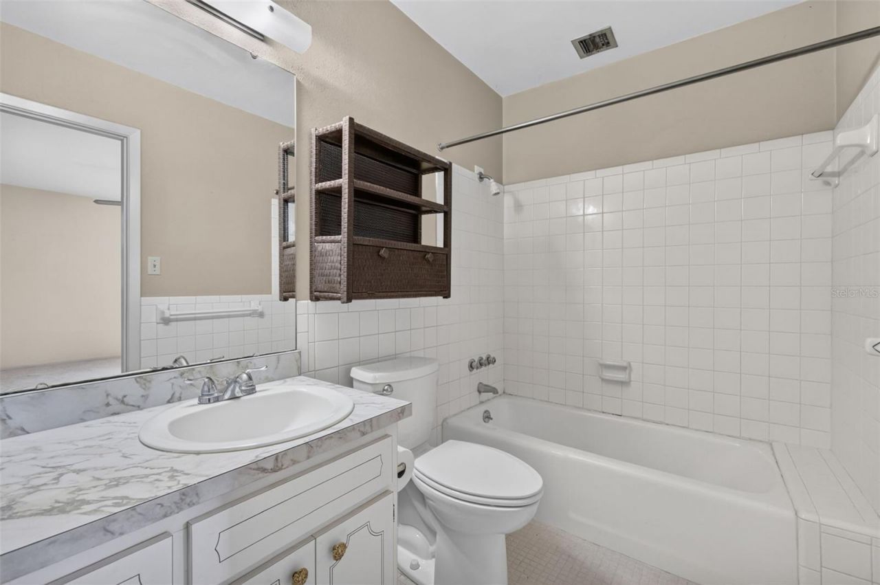 8050 Spring Drive , Yalaha, FL 34797 Photo