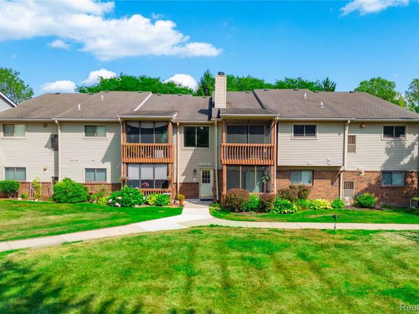 10241 Nancys Boulevard, Unit 50, Grosse Ile Township, Mi 48138