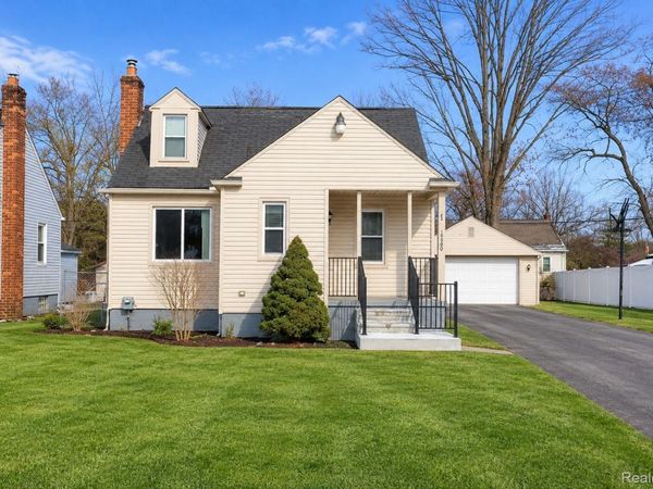19490 Goldwin Street , Southfield, Mi 48075