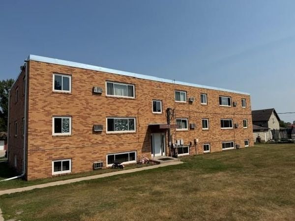 910 Maple Street , Lisbon, ND 58054