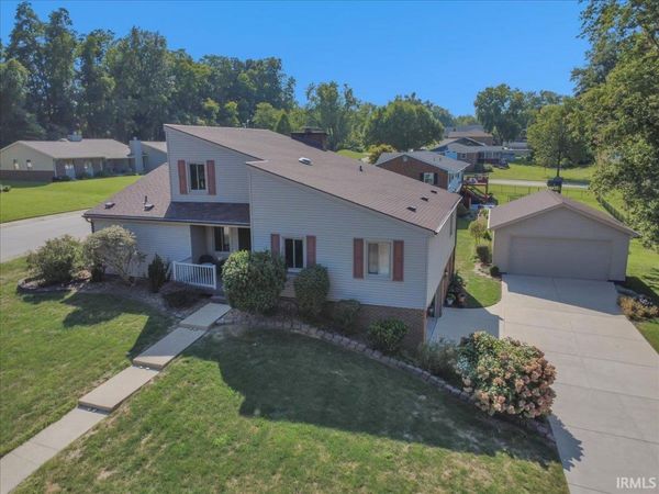 5477 E Timberwood Drive, Newburgh, IN 47630