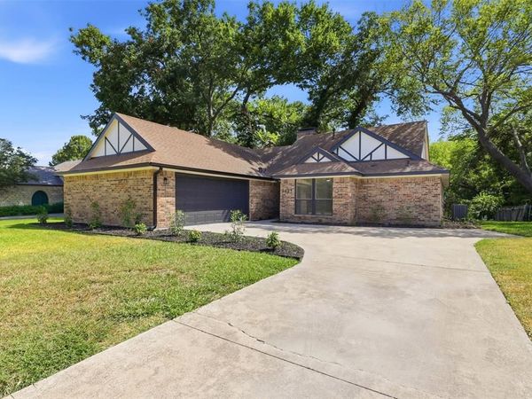 5425 Deep Canyon Drive , Garland, TX 75043
