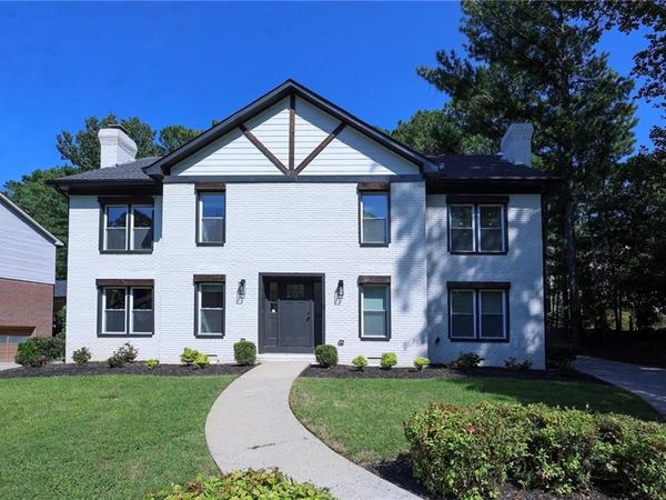 150 Hunters Cove, Roswell, GA 30076