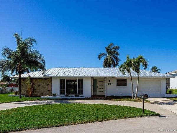1408 Wellington CT , CAPE CORAL, FL 33904