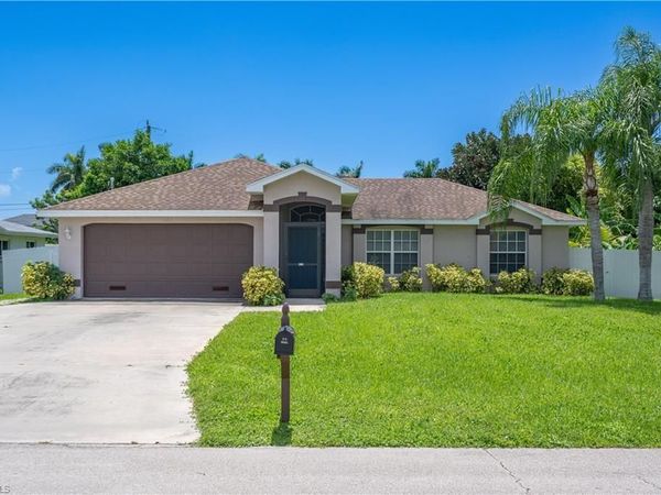 626 Retunda PKWY W, CAPE CORAL, FL 33904