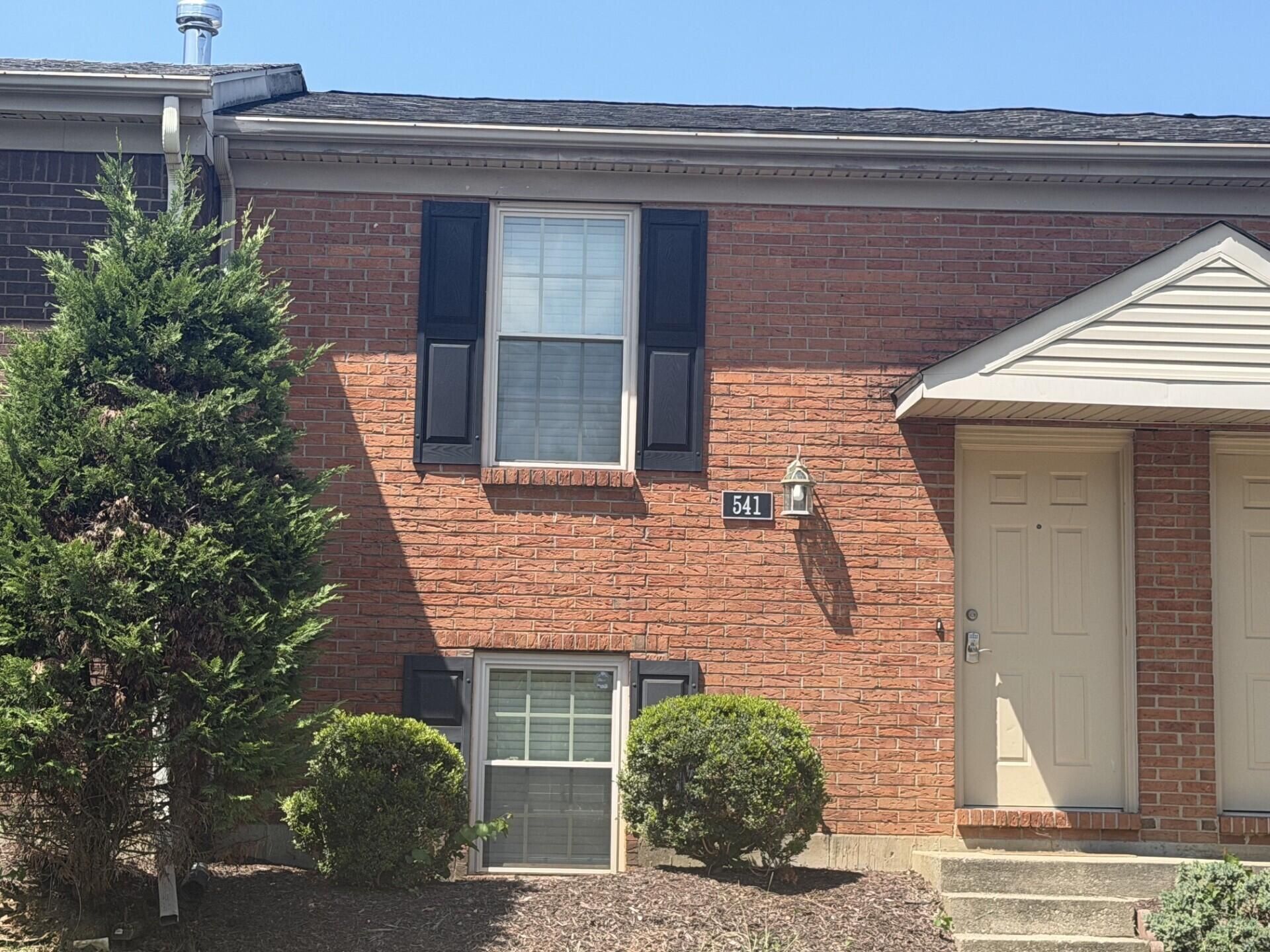 541 El Paseo Place, Lexington, KY 40517 Main Photo