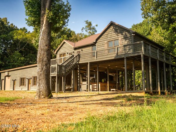 558 Humphries Cove Road, West Point, MS 39773