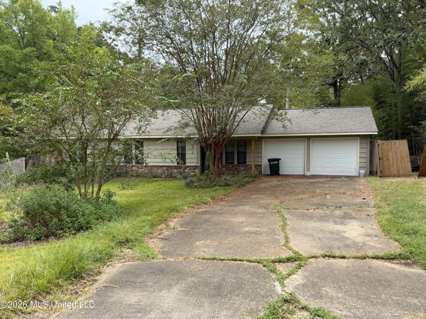 611 E Pine Needle Court, Ridgeland, MS 39157