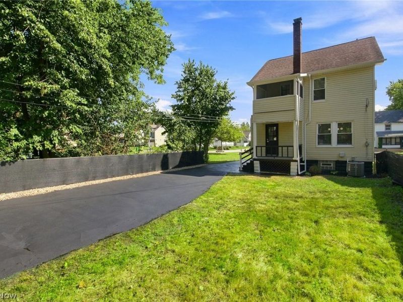 12513 Maplerow Avenue, Garfield Heights, OH 44105 Photo 33