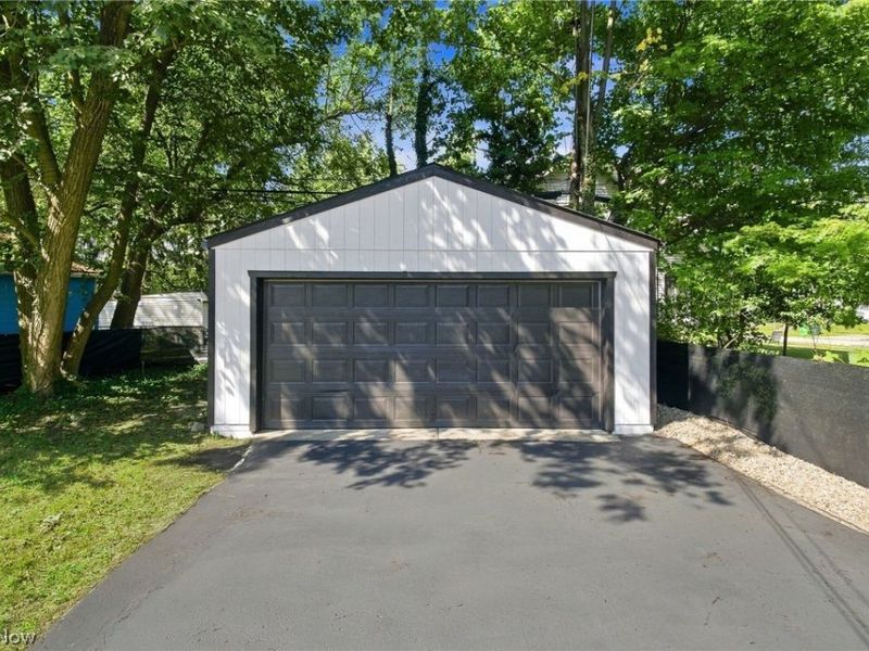 12513 Maplerow Avenue, Garfield Heights, OH 44105 Photo 35