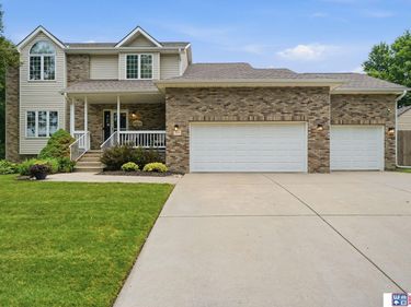 4800 Country Hill Road, Lincoln, NE 68516