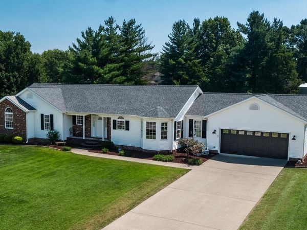 304 CHEROKEE Drive, Harrisburg, IL 62946