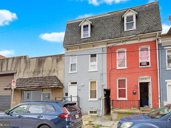 230 E POPLAR STREET, YORK, PA 17403