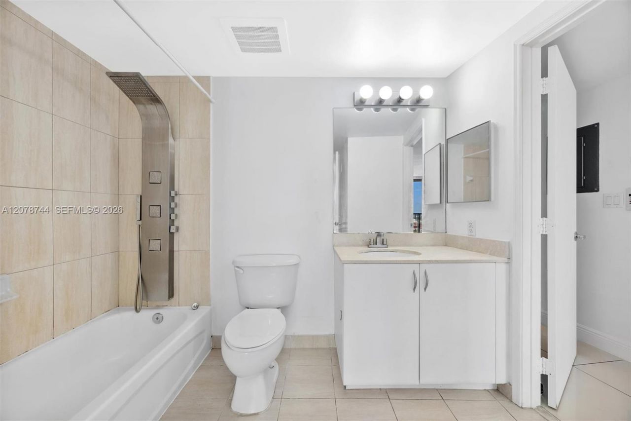 1750 N Bayshore Dr , Unit 4011, Miami, FL 33132 Photo