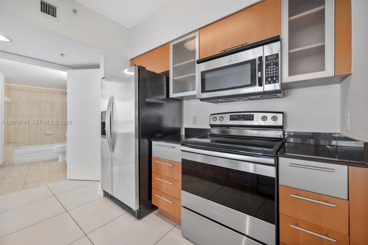 1750 N Bayshore Dr , Unit 4011, Miami, FL 33132 Photo