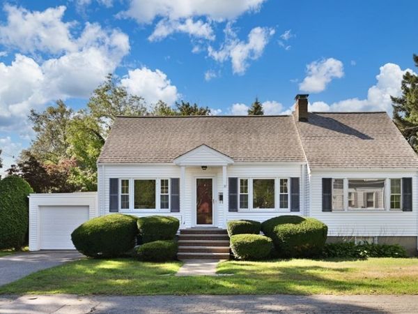 33 Wilson Rd, Stoneham, MA 02180