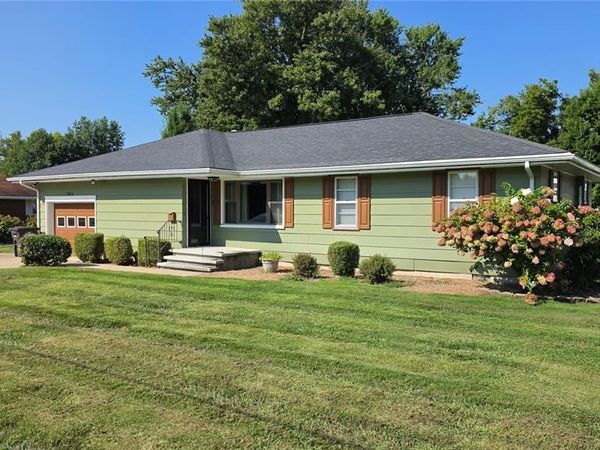 703 Klondike Street , Staunton, IL 62088