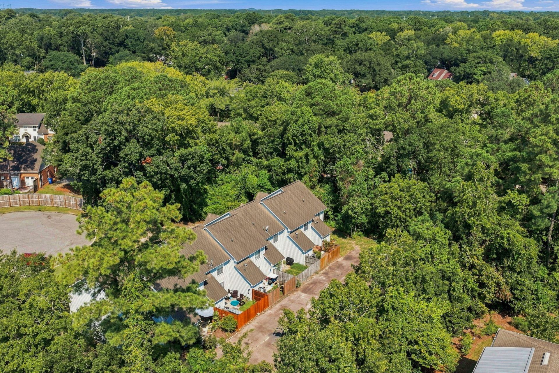 1752 Deer Path Drive Photo 29