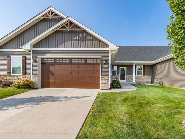 3044 Mary Leigh Drive , Bettendorf, IA 52722