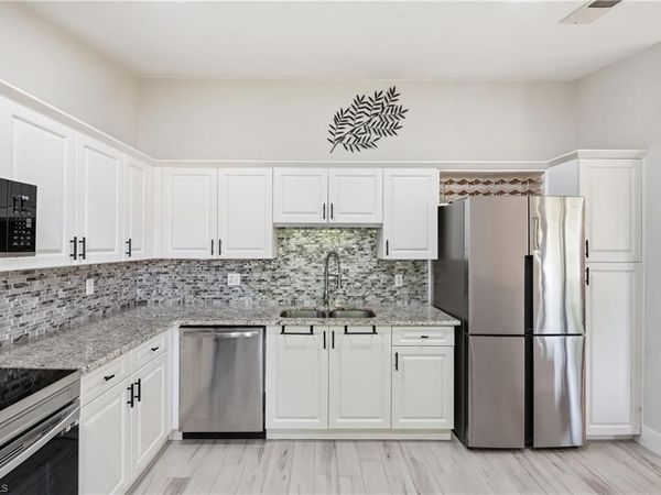 3207 Horse Carriage WAY, Unit 10, NAPLES, FL 34105