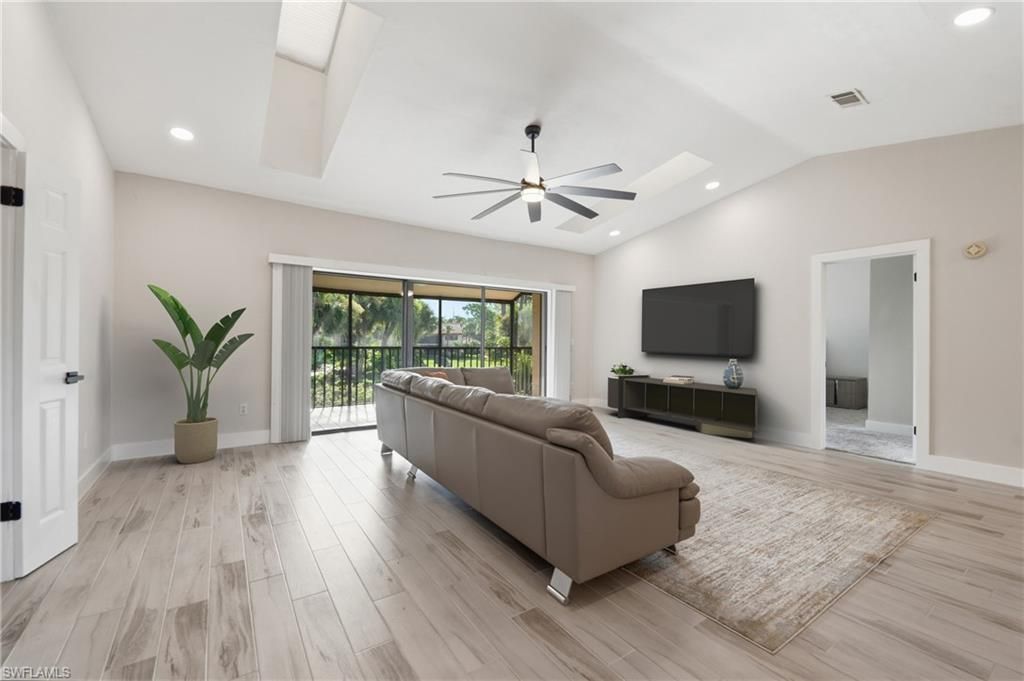 3207 Horse Carriage Way, Unit 10, Naples, FL 34105 Photo
