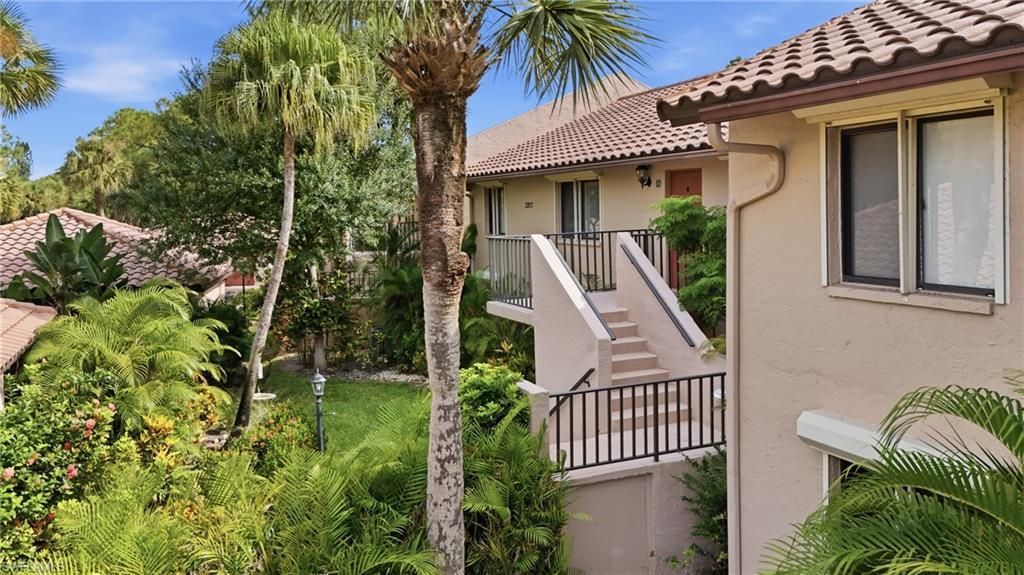 3207 Horse Carriage Way, Unit 10, Naples, FL 34105 Photo