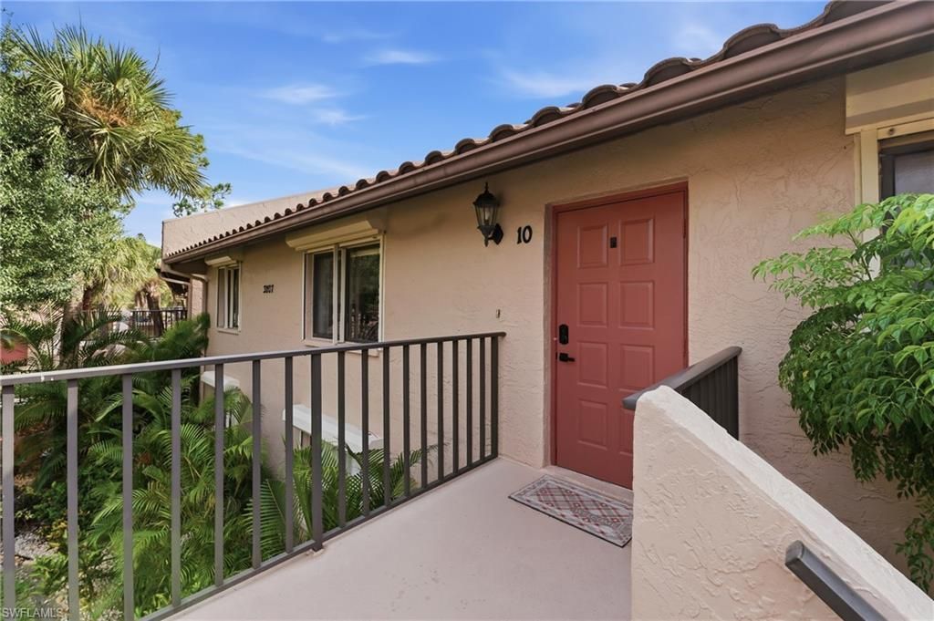3207 Horse Carriage Way, Unit 10, Naples, FL 34105 Photo