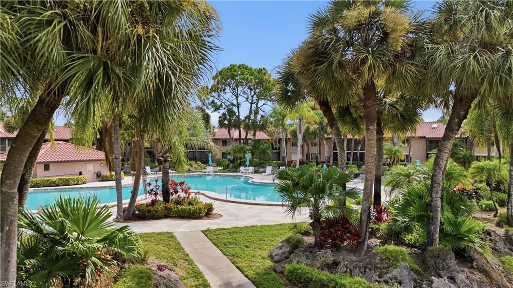 3207 Horse Carriage Way, Unit 10, Naples, FL 34105 Photo