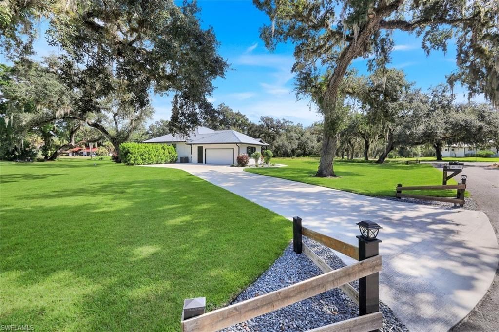 628 Harbor Dr, Labelle, FL 33935 Photo
