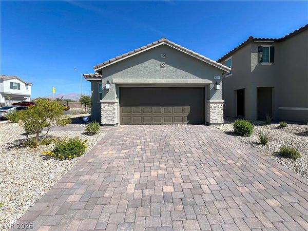 4200 Mount Bonnell Avenue , North Las Vegas, NV 89081