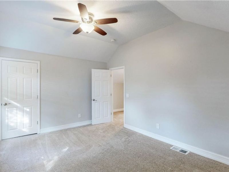 3004 Monroe Avenue, Cleveland, OH 44113 Photo 32