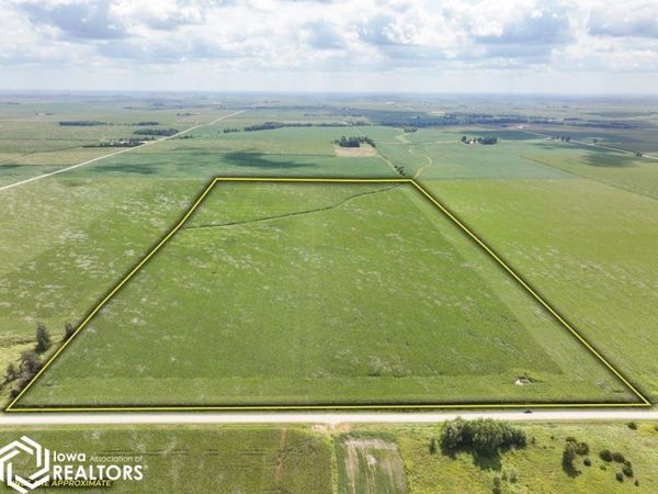 1562 250th St., Ionia, IA 50645
