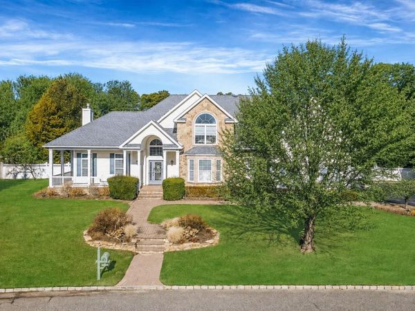 3 Crossfield Court, Shoreham, NY 11786